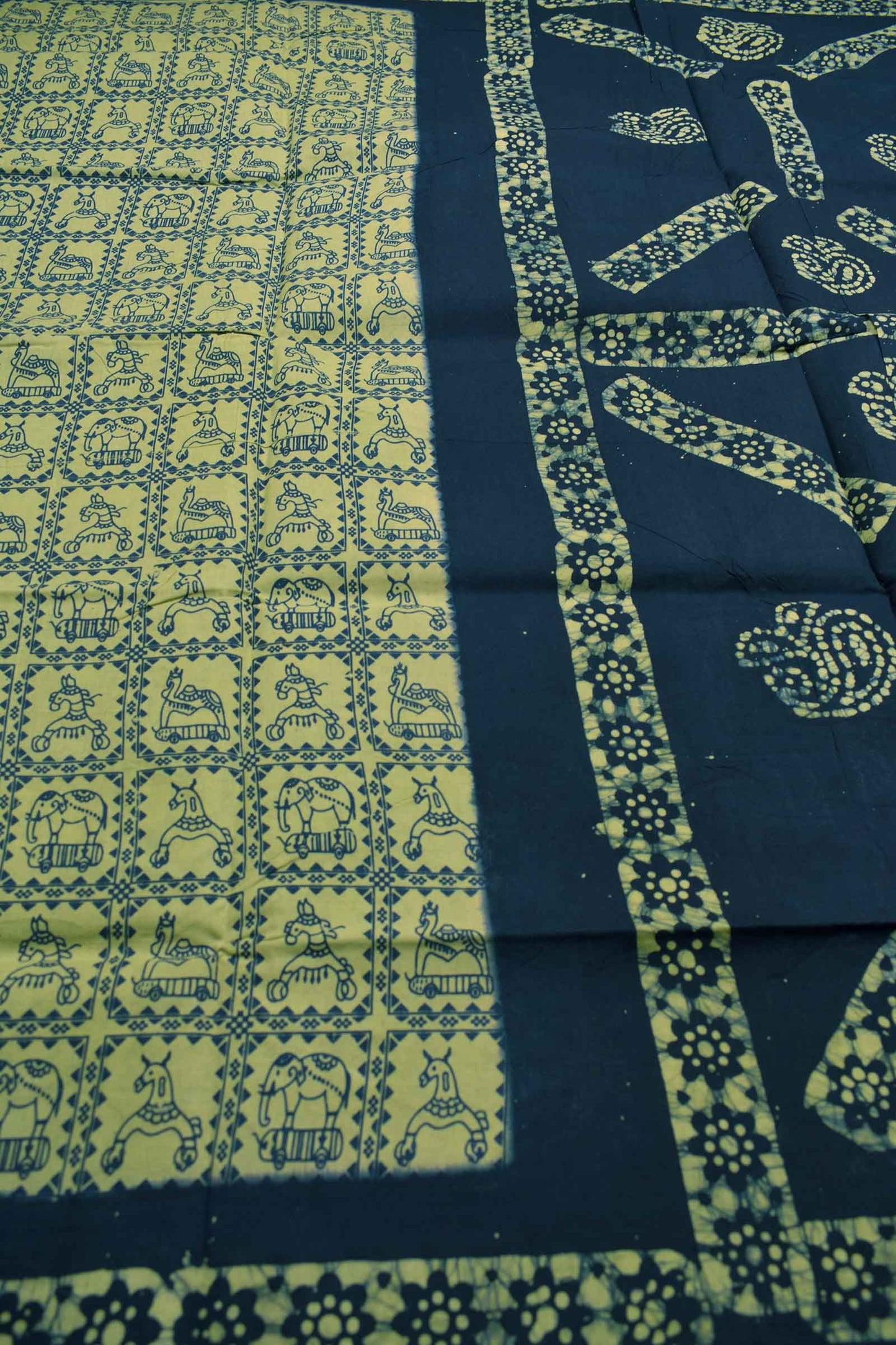 Light Green Pure Sungudi Cotton Animal Frames Contrast Border Pallu Saree