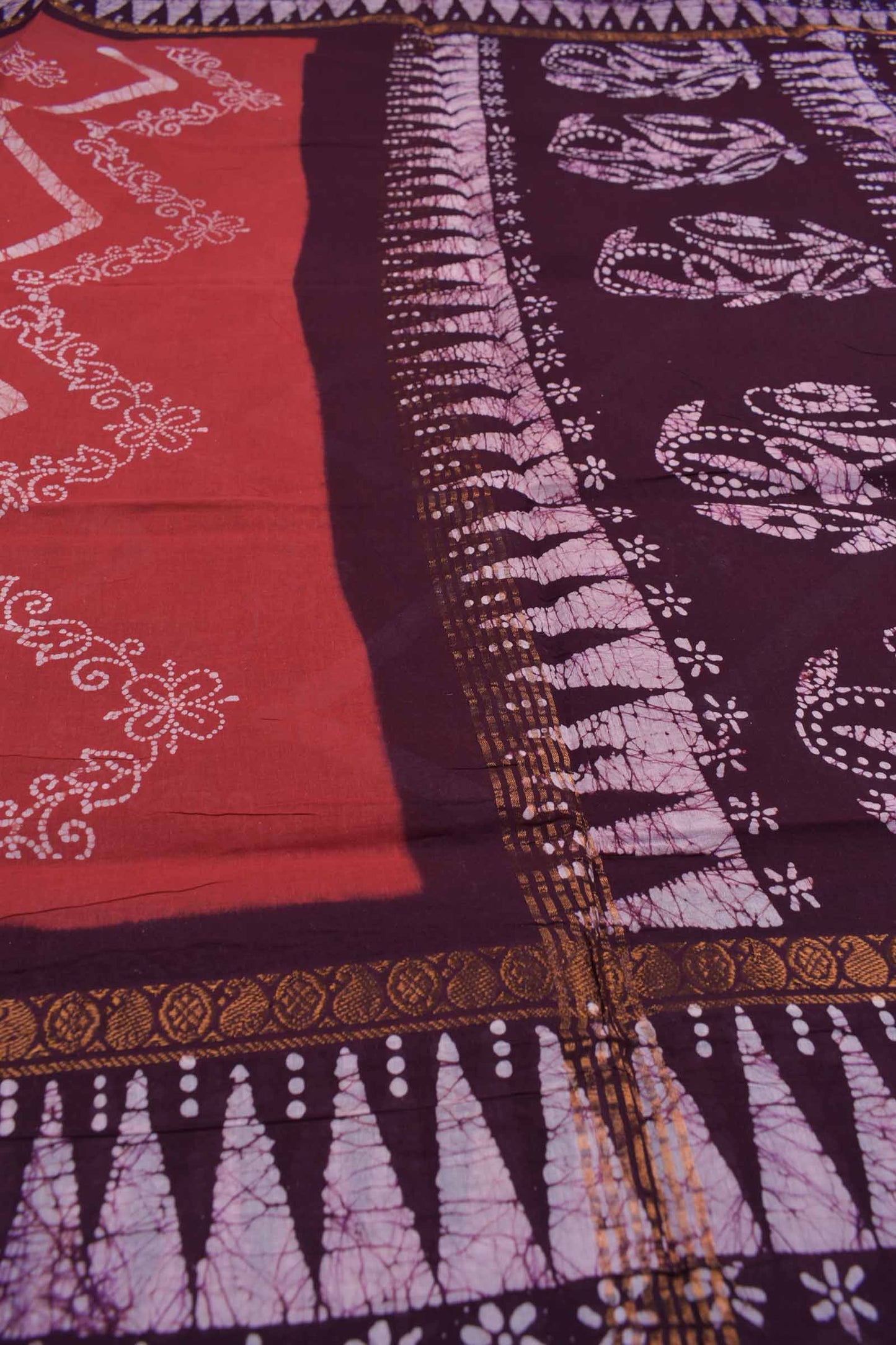 Ruby Red Pure Sungudi Cotton Floral Waves Temple Border Saree