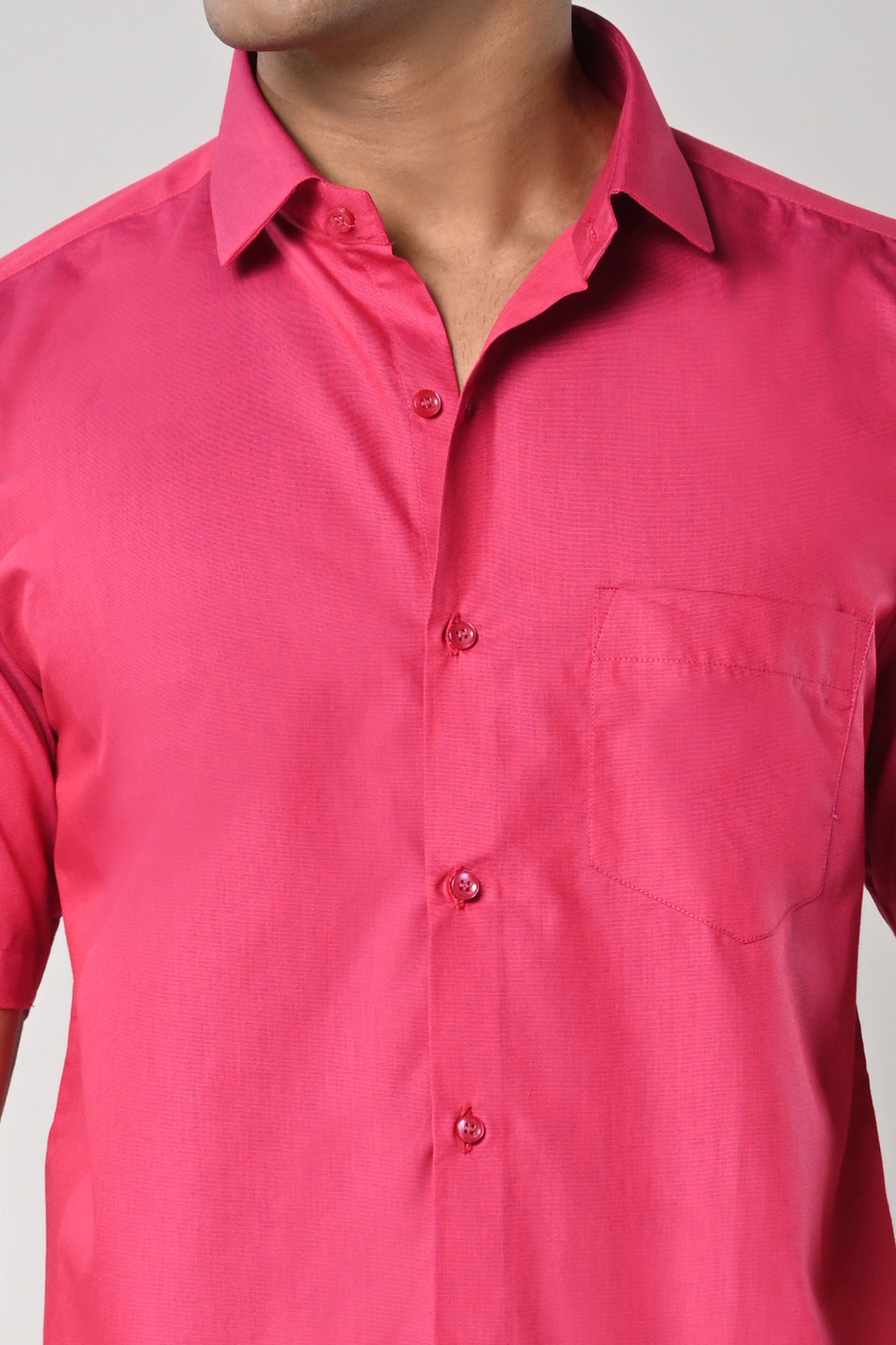 Pink Men’s solid plain half sleeve formal cotton shirt