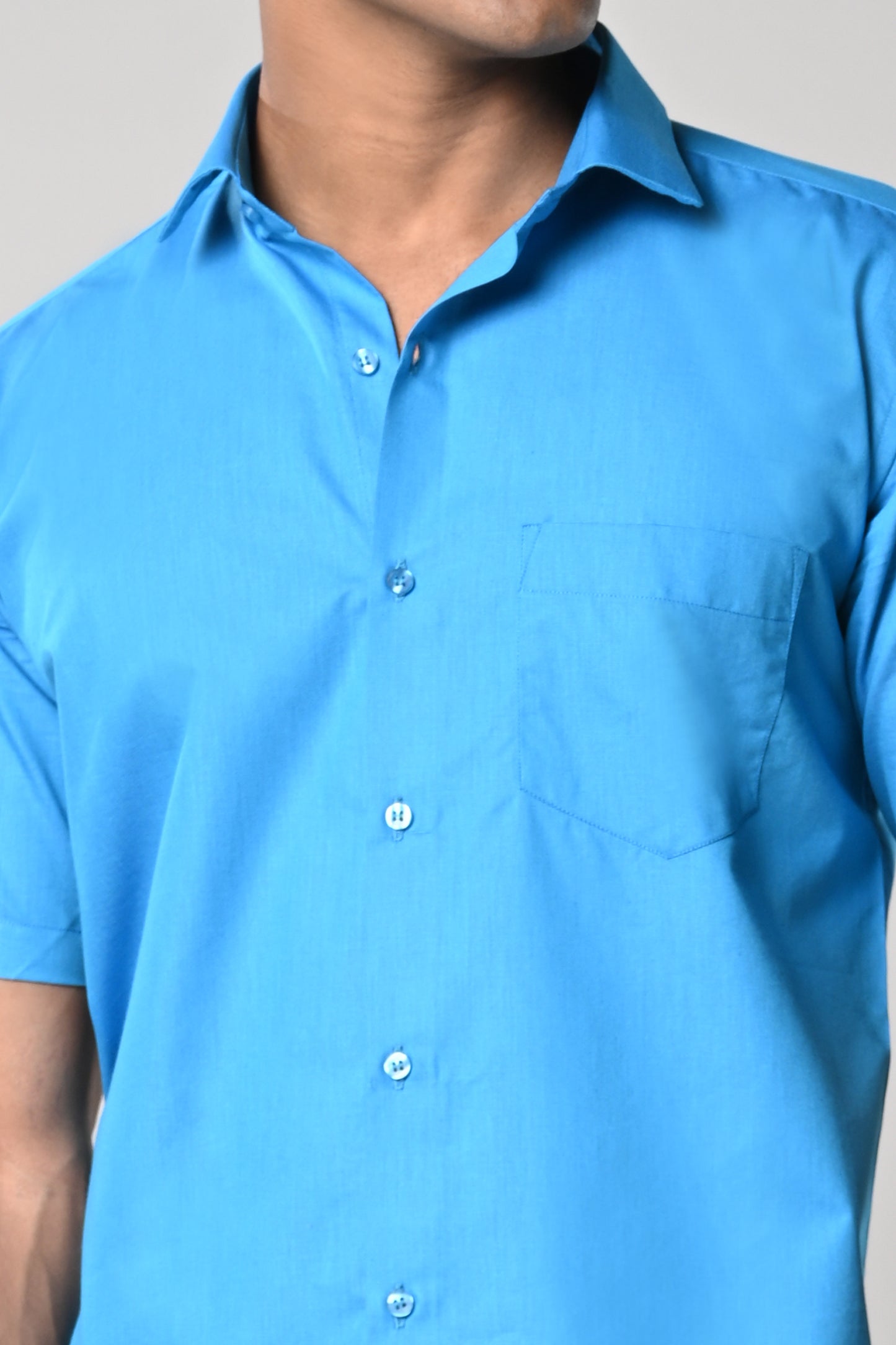 Sky blue Men’s solid plain half sleeve formal cotton shirt