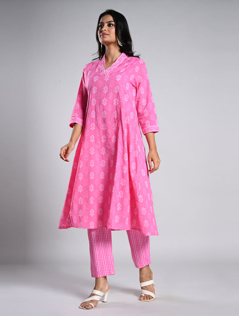 Baby Pink Kurti Set with V-Neck