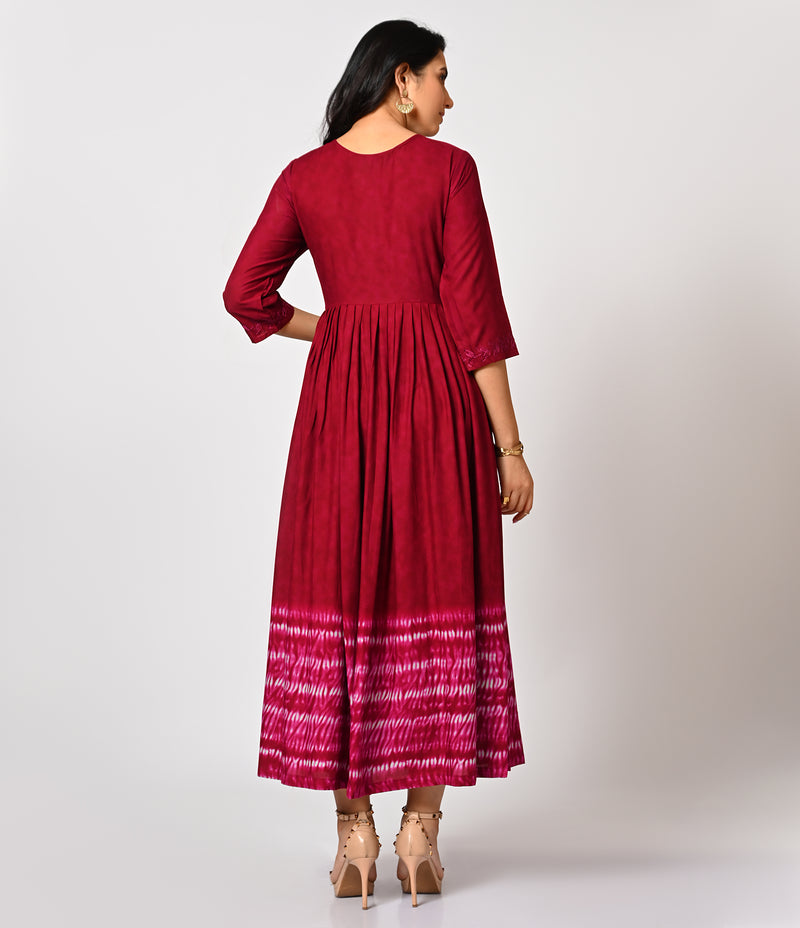 Beet Pink Long Kurti with Thread Work and Tie Dye Border