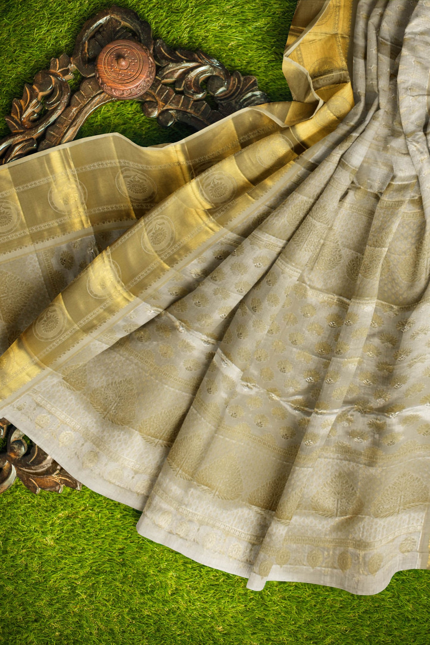 Off White Kanchipuram Bridal Pure Silk Pine Tree Gold Butta Body Self Pallu Saree