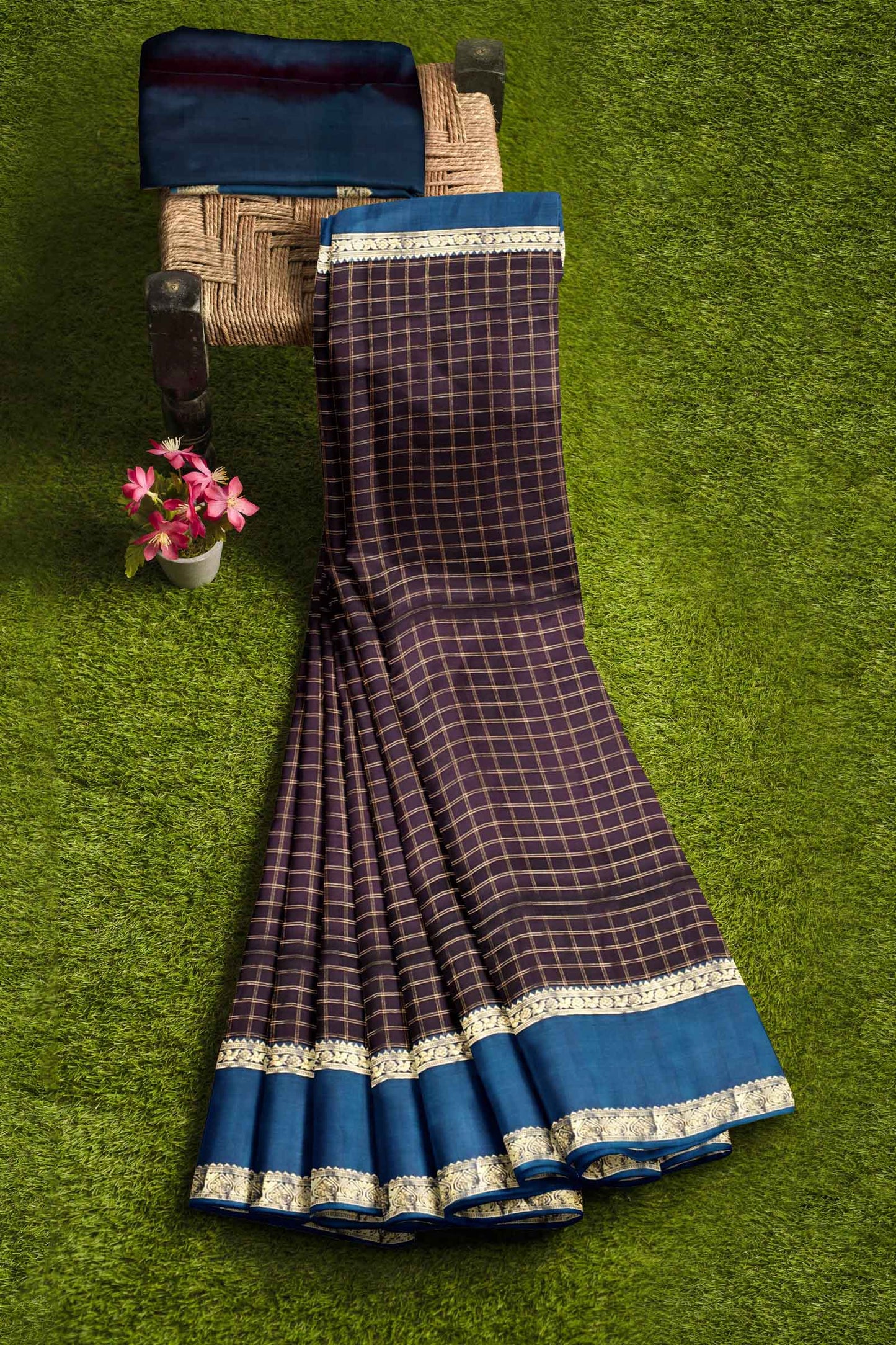 Dark Violet Light Weight Pure Silk Arani Checkered Body Contrast Blue Border Yazhi Butta Pallu Saree