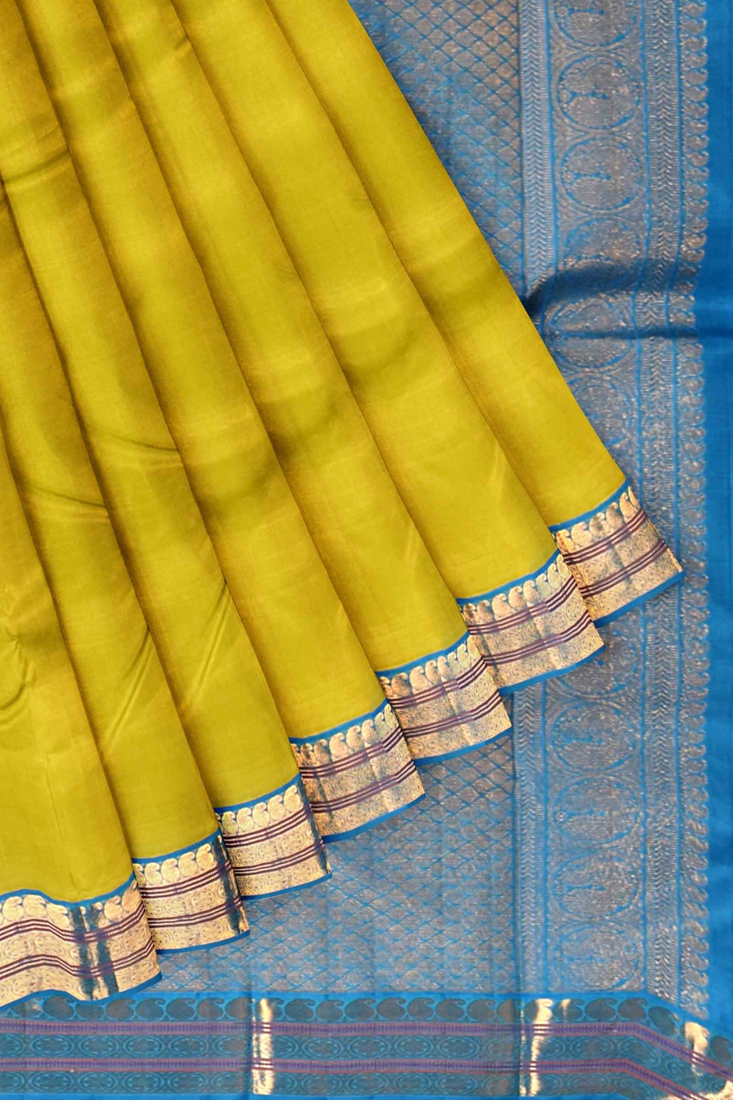 Green Light Weight Pure Silk Arani Plain Contrast Blue Pallu Traditional Border Saree