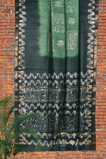 Green Grey Cotton Banswara Batik Print Saree