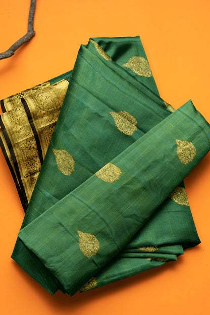 Green Light Weight Pure Silk All Over Butta Flower Border Rich Pallu Saree