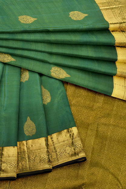 Green Light Weight Pure Silk All Over Butta Flower Border Rich Pallu Saree