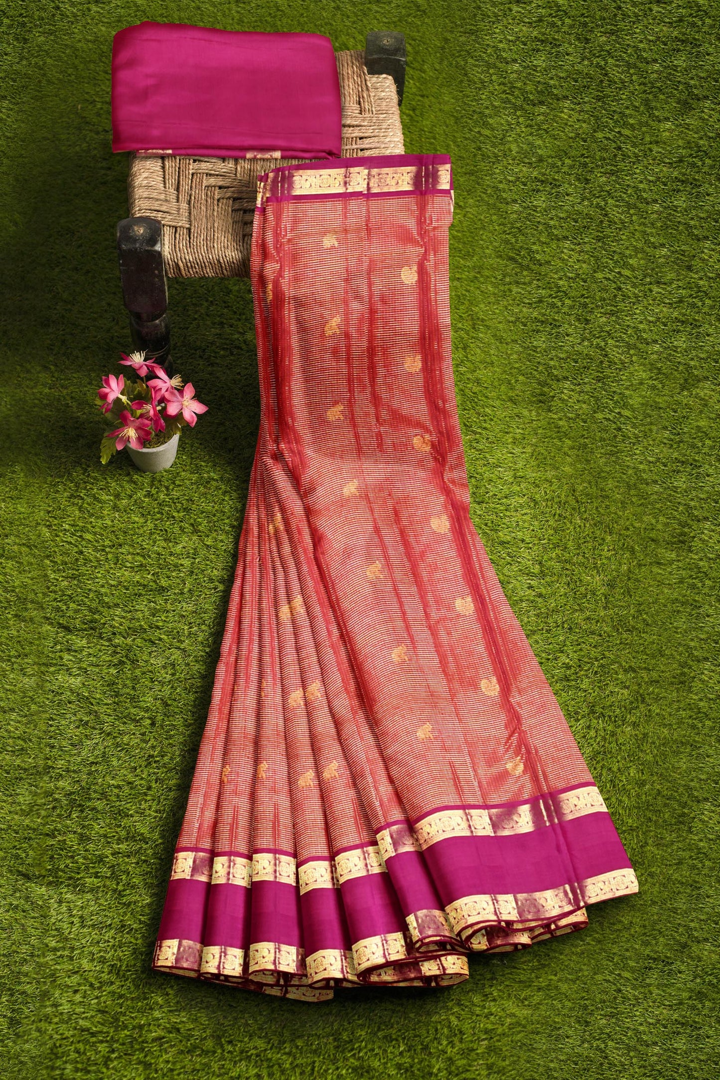 Meroon Light Weight Pure Silk Arani Vairaoosi Contrast Double Border Traditional Butta Saree