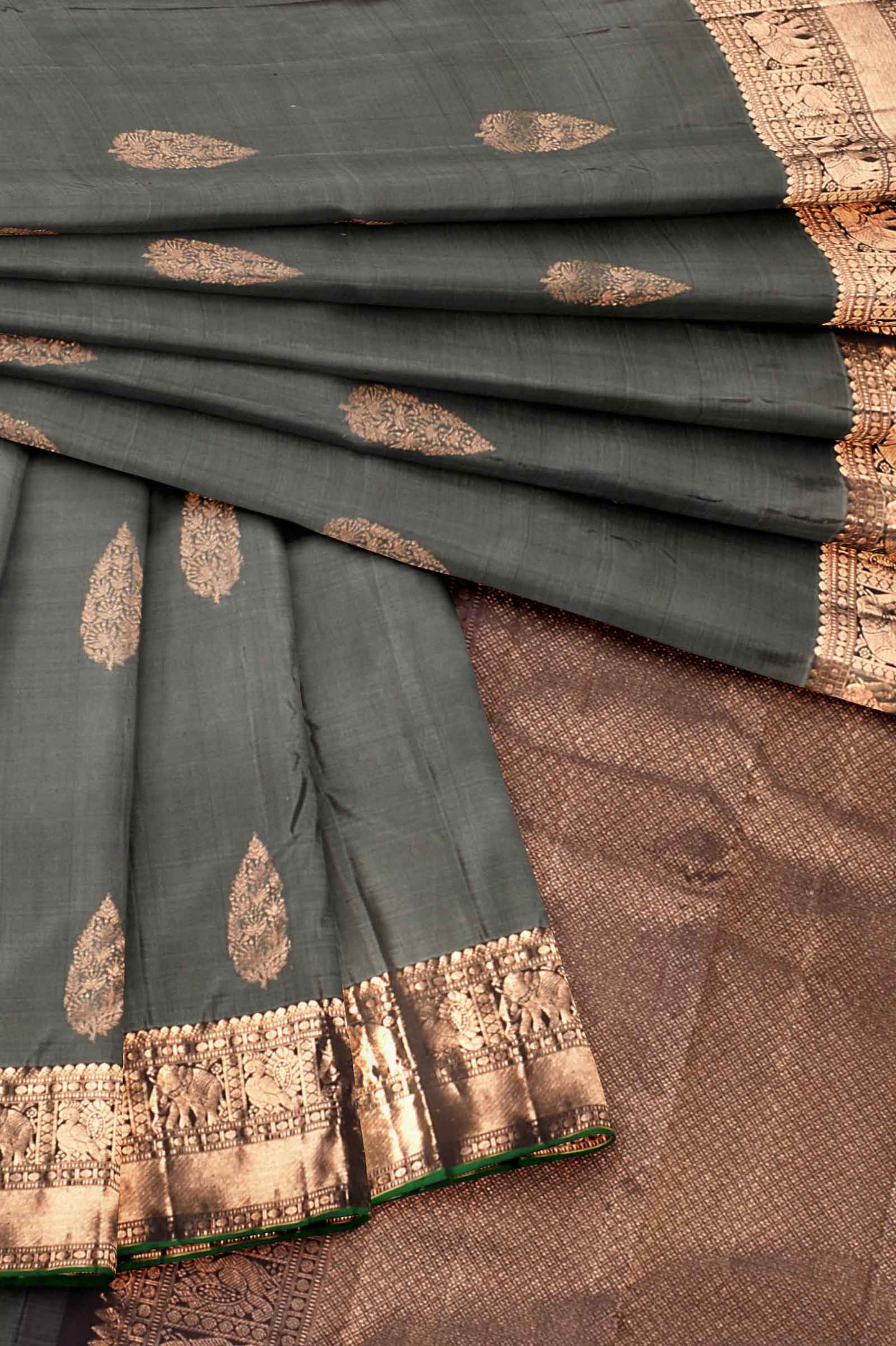 Grey Light Weight Arani Pure Silk Tradtional Elephant Peacock Border Saree