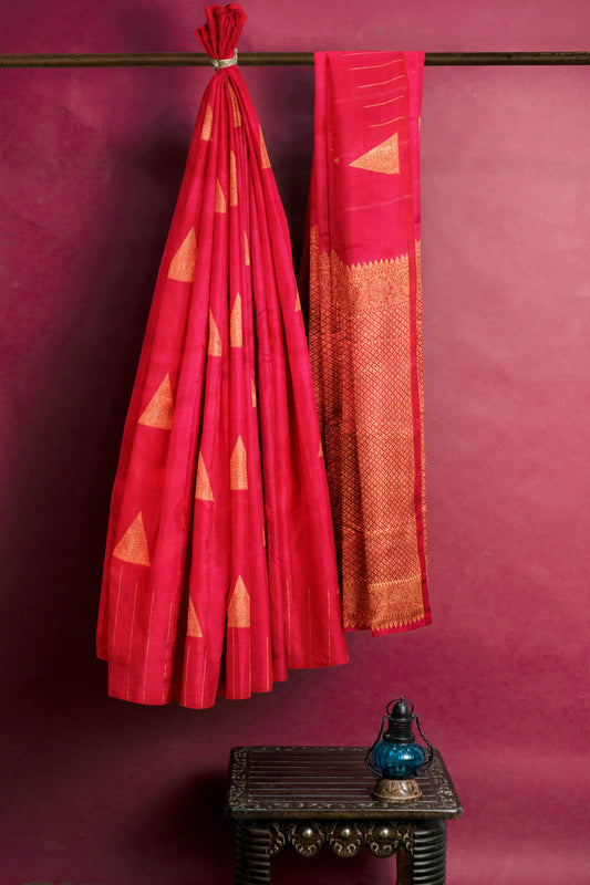 Dark Pink Light Weight Arani Pure Silk Borderless Triangle Butta Saree