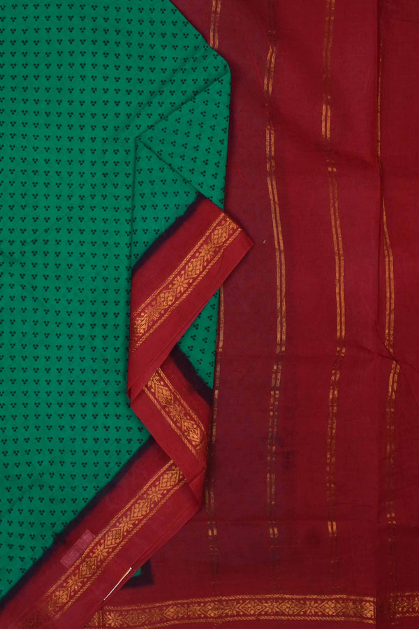 Green Red Contrast Pure Cotton Jari Border Sungudi Print Saree