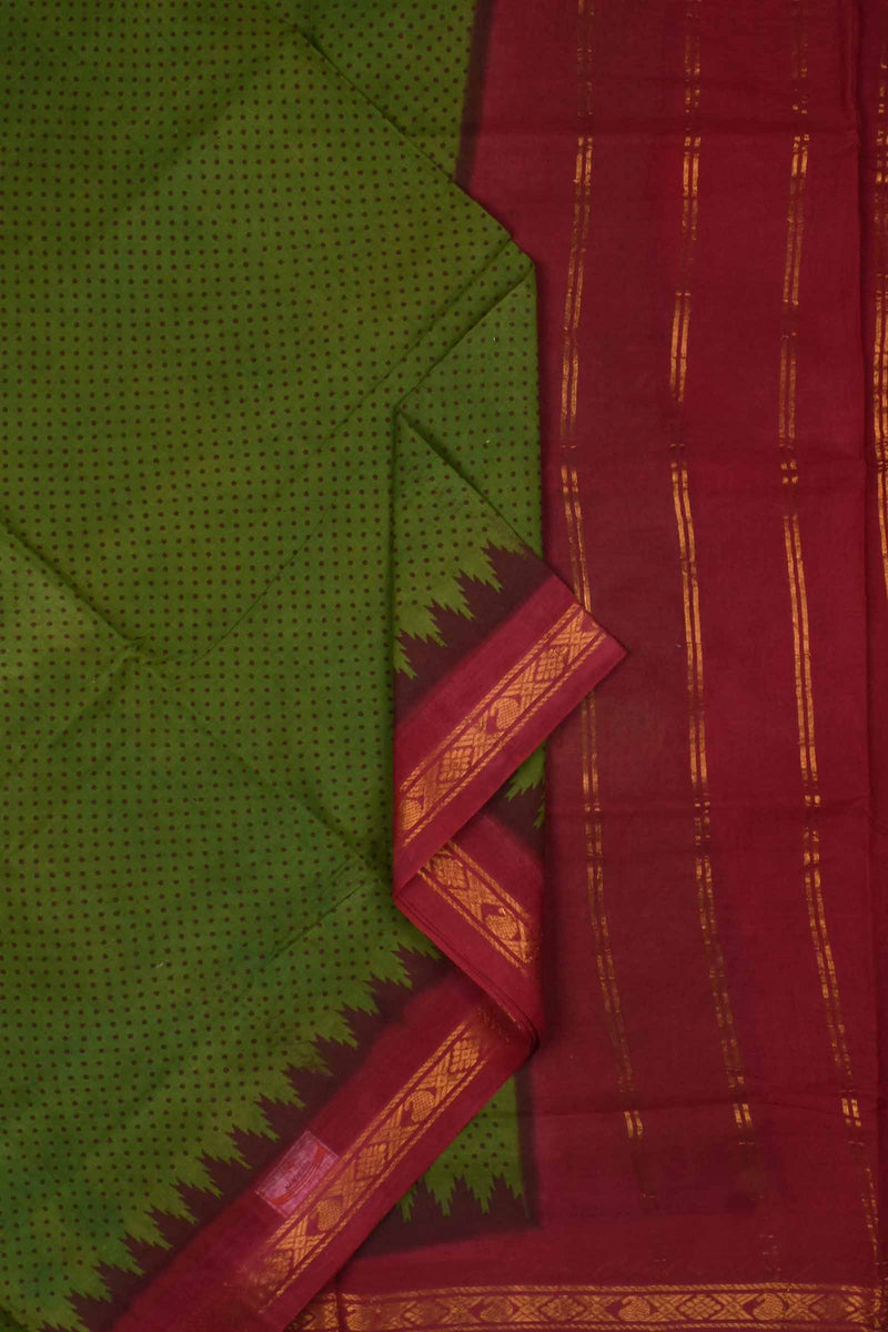 Green Red Contrast Pure Cotton Jari Border Sungudi Print Saree