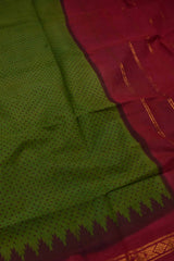 Green Red Contrast Pure Cotton Jari Border Sungudi Print Saree