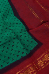 Green Red Contrast Pure Cotton Jari Border Sungudi Print Saree