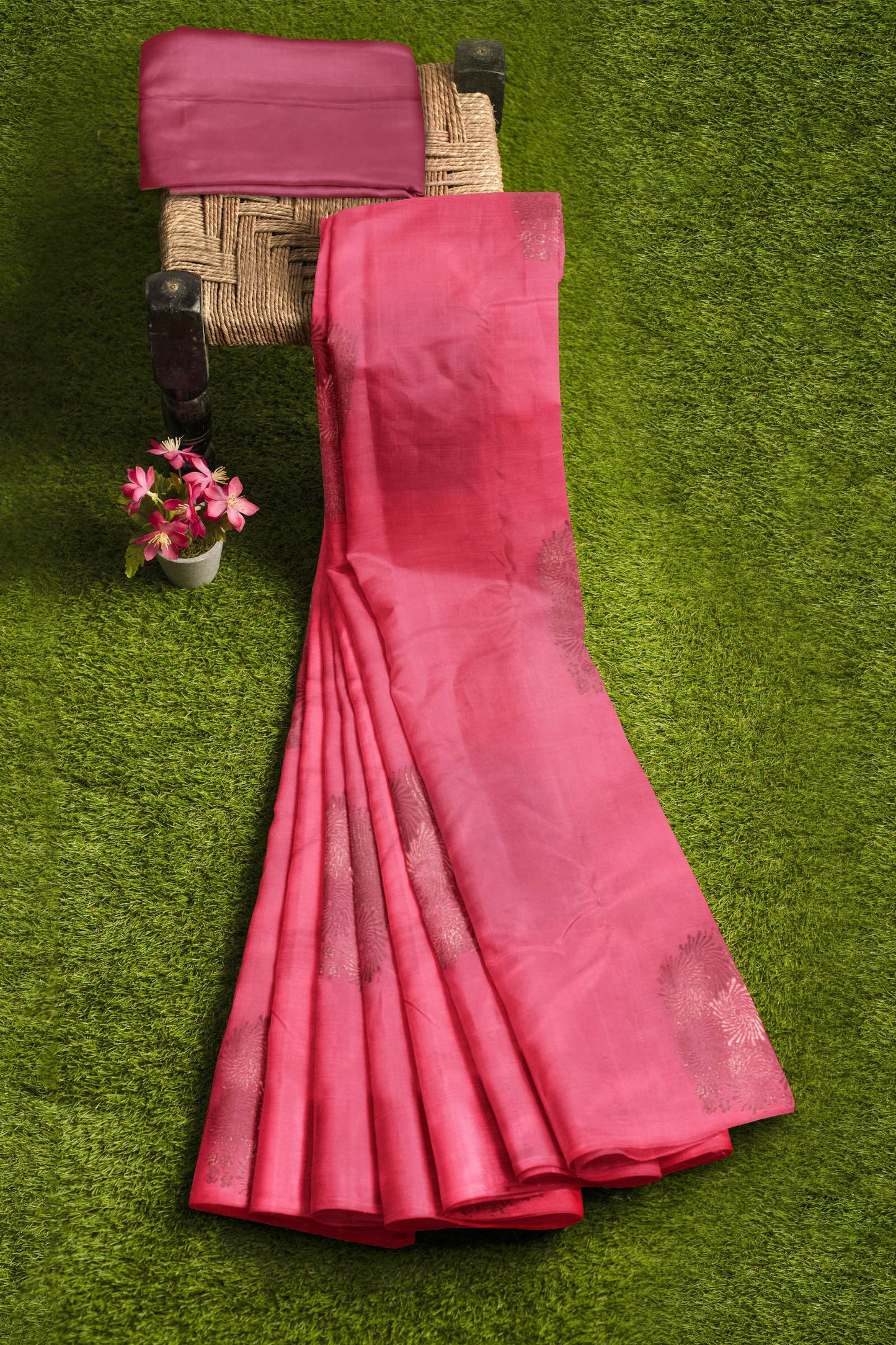 Pink Light Weight Pure Silk Arani Big Butta Borderless Saree