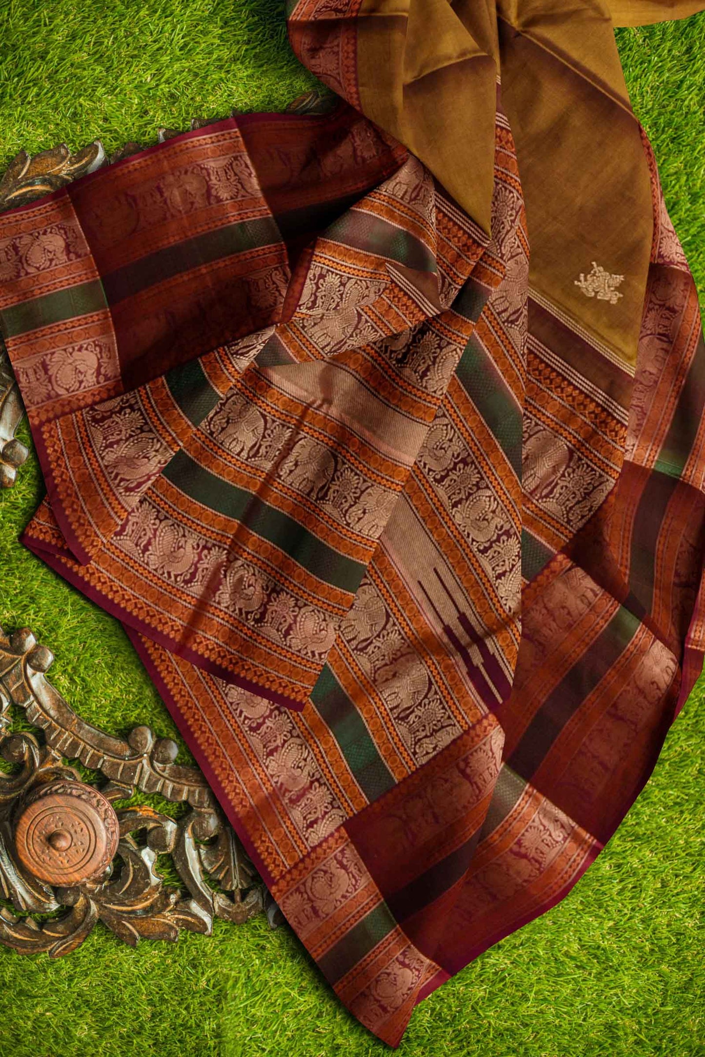 Goldish Green Kanjivaram Pure Silk Elephant Border Traditonal Pallu Saree