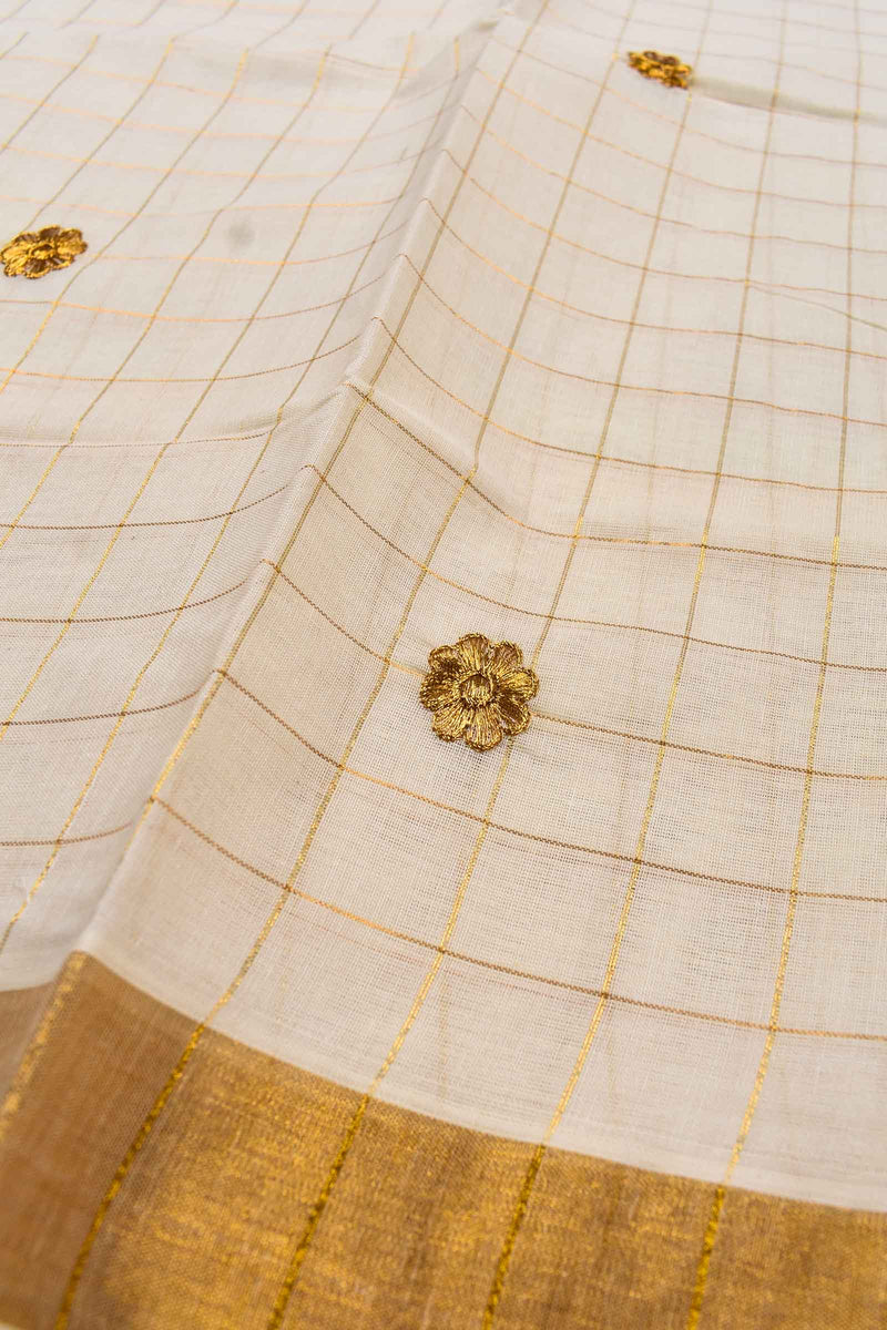 Kerala Cotton Gold Zari Checks Grand Leaf Pallu Saree