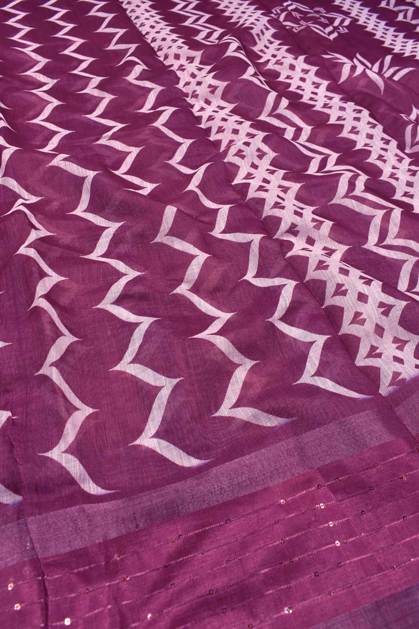 Magenta Semi Linen Fancy Waves Sequins Border Saree