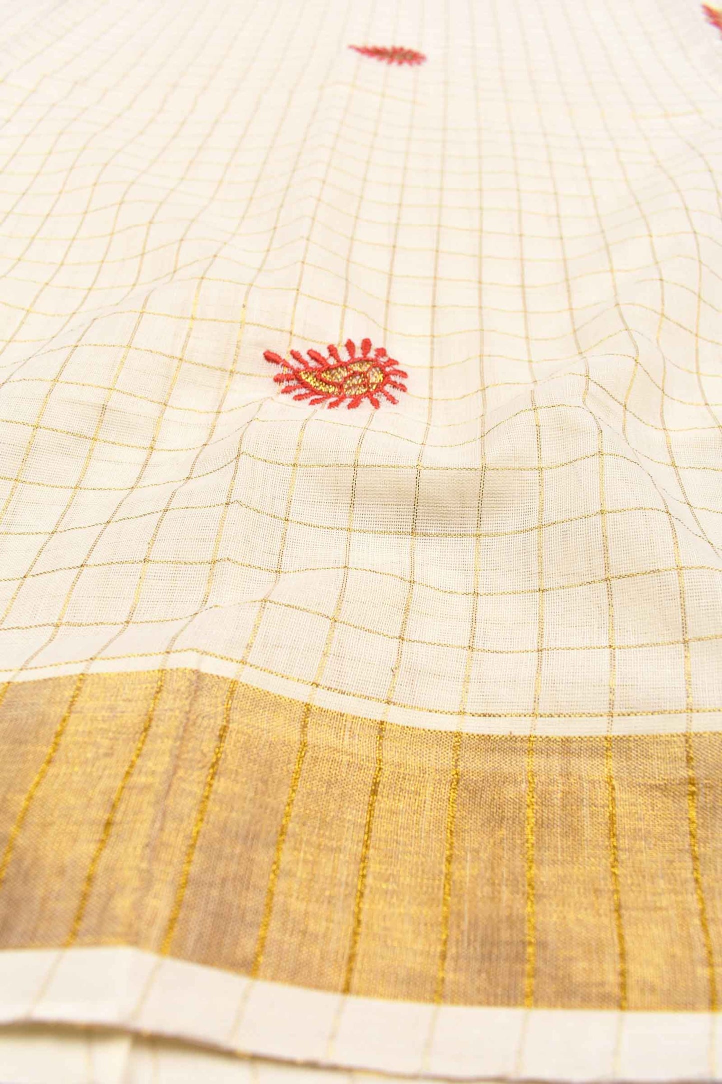 Off White Pure Kerala Cotton Checked Peacock Embroidery Golden Zari Border Saree