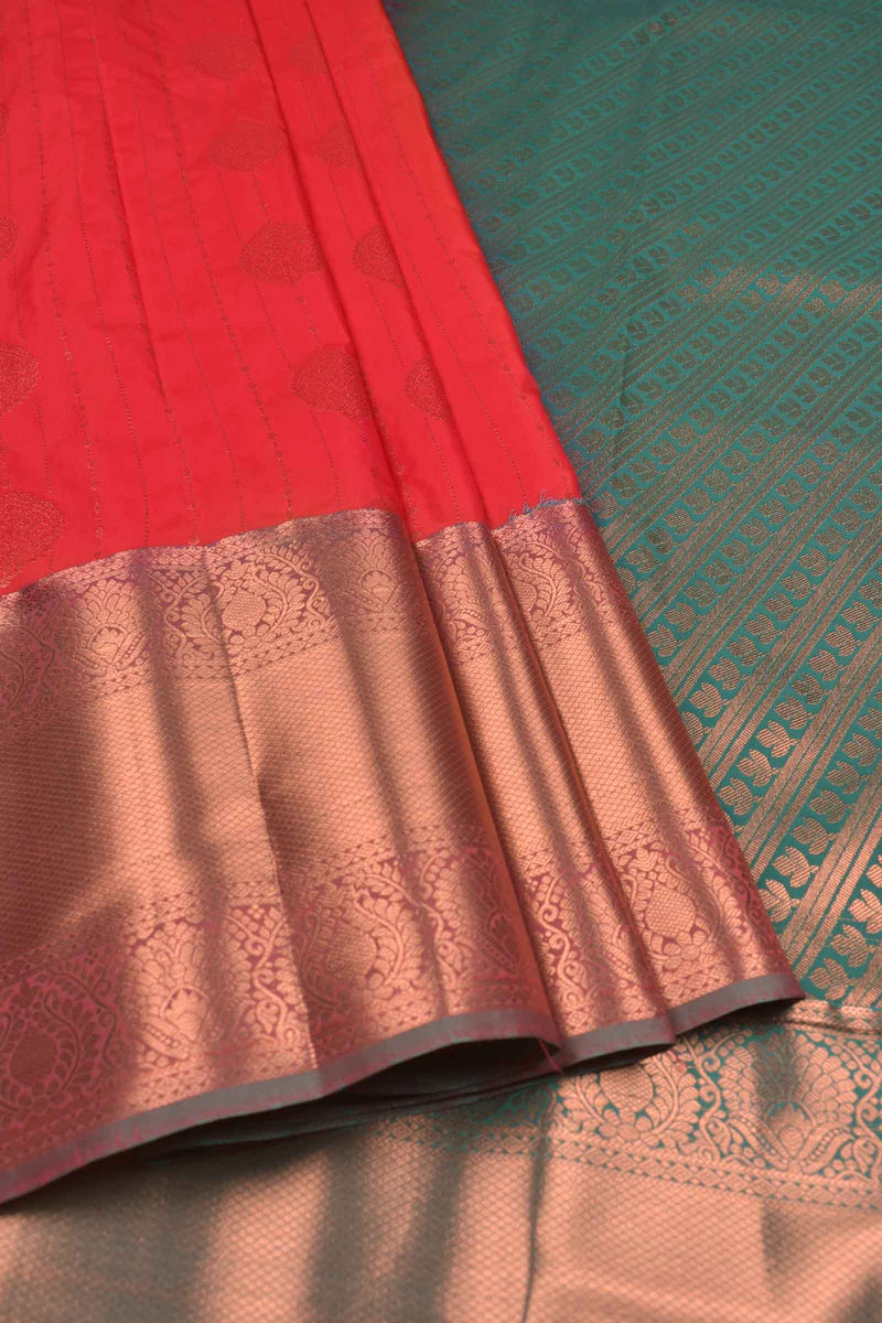 Red Semi Soft Silk Traditional Chain Lines Butta Contrast Pallu Saree