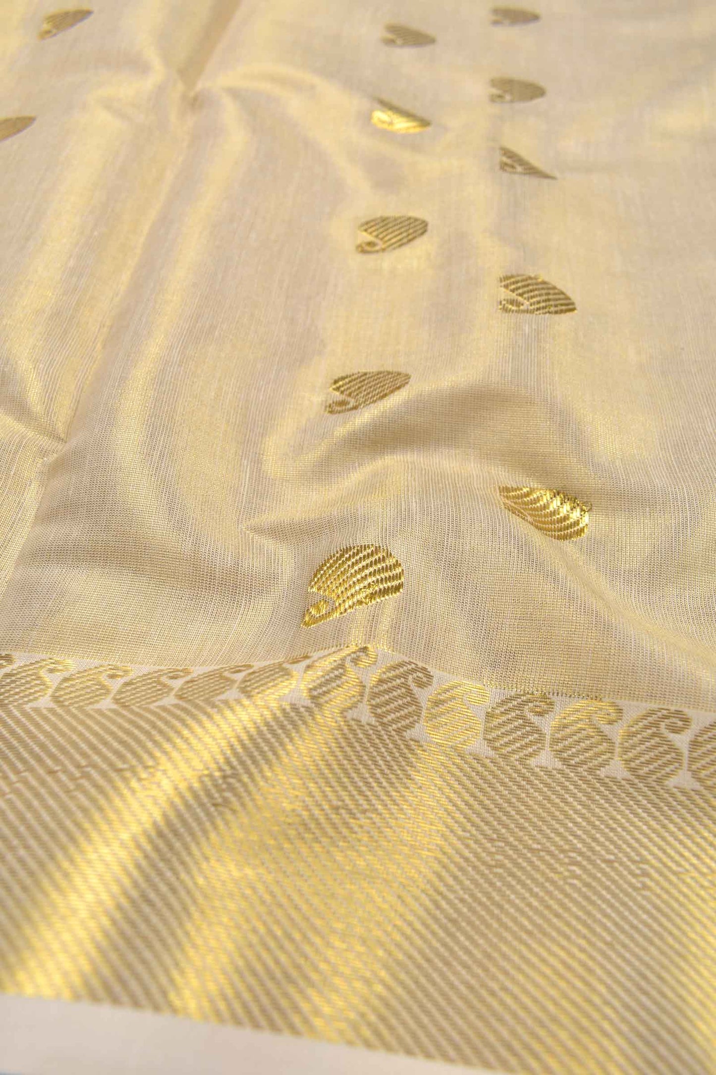 Golden Kerala Tissue Cotton Golden Mango Pallu Saree