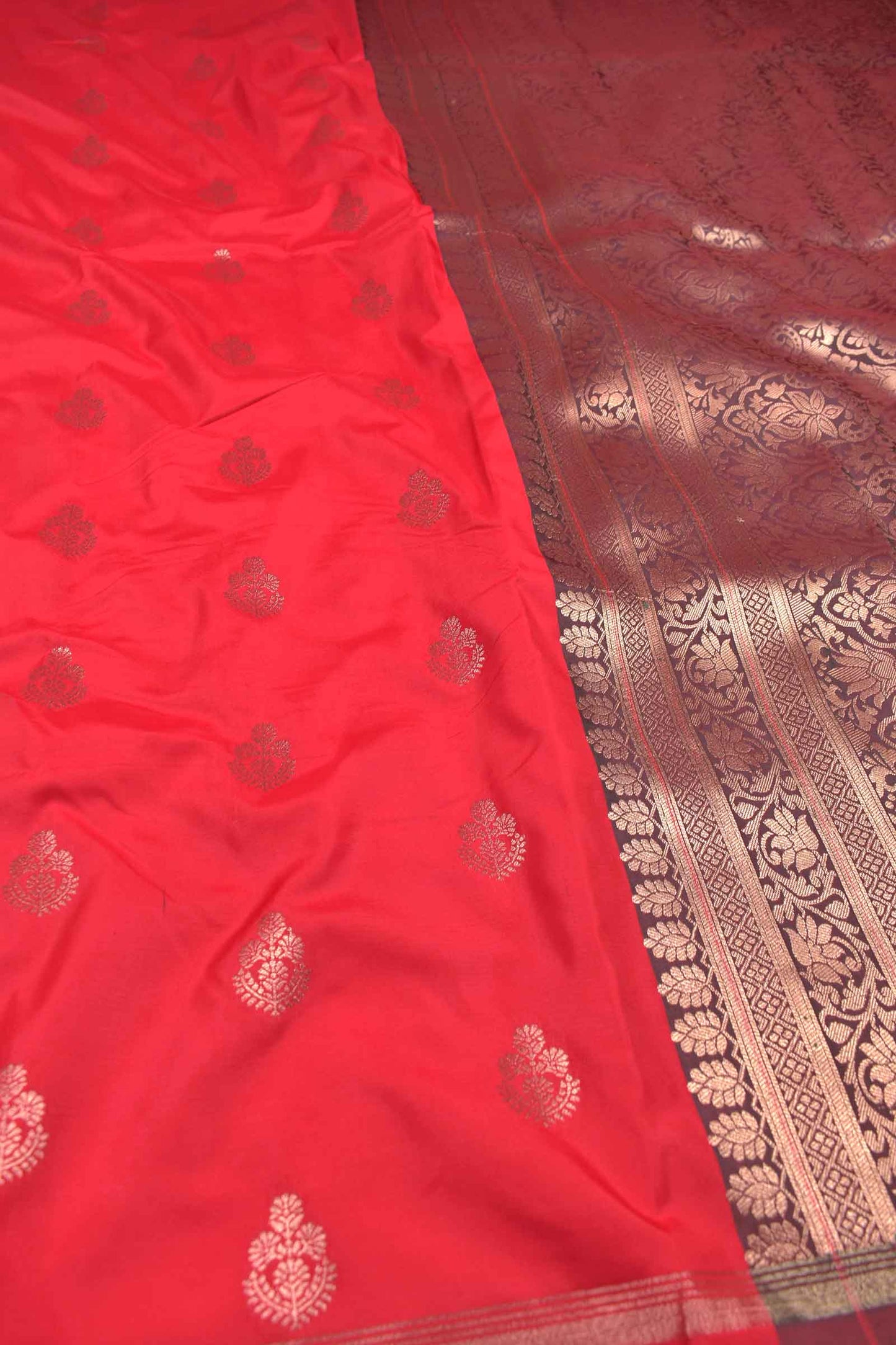 Cardinal Red Body Flowers Butta Contrast Pallu Semi Soft Silk Saree