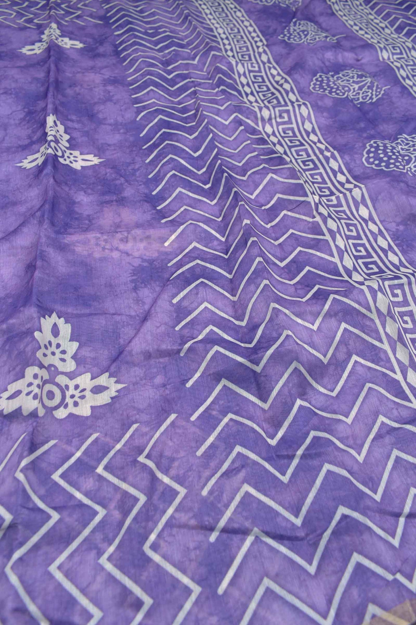 Light Violet Semi Chanderi Cotton Flowers Butta Waves Design Border Digital Print Saree