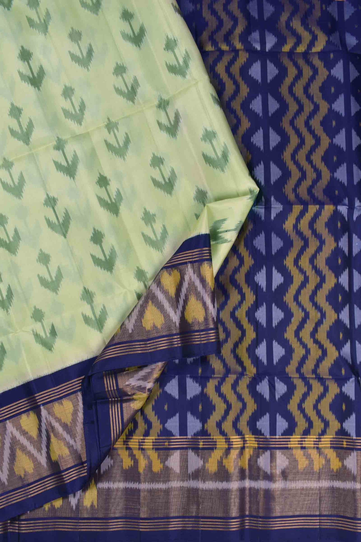 Pistha Green Pure Soft Silk Ikkat Pochampalli Contrast Fancy Border Pallu Saree NAA203