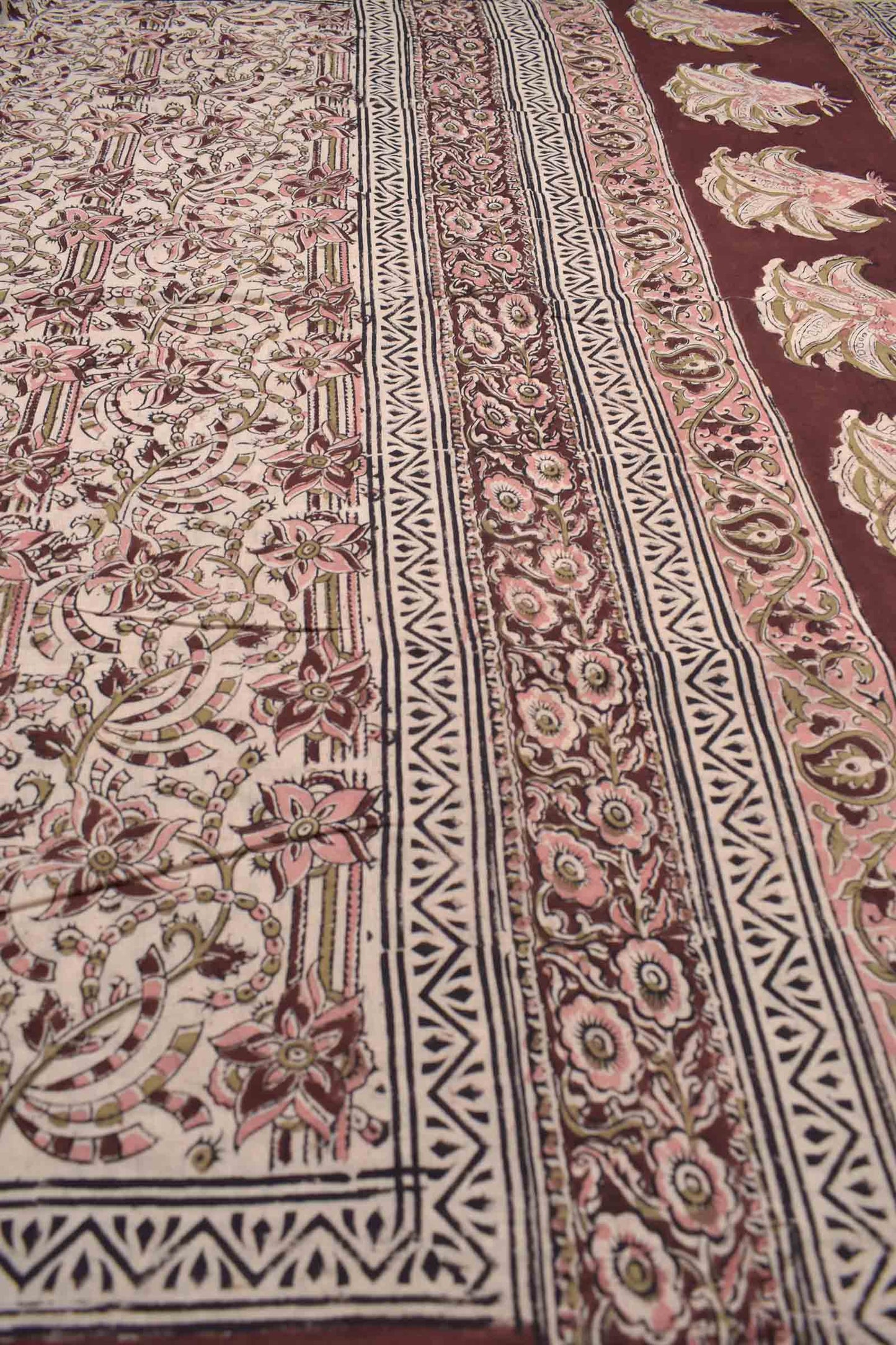 Off White Kalamkari Pure Cotton Pink Stars Printed Saree