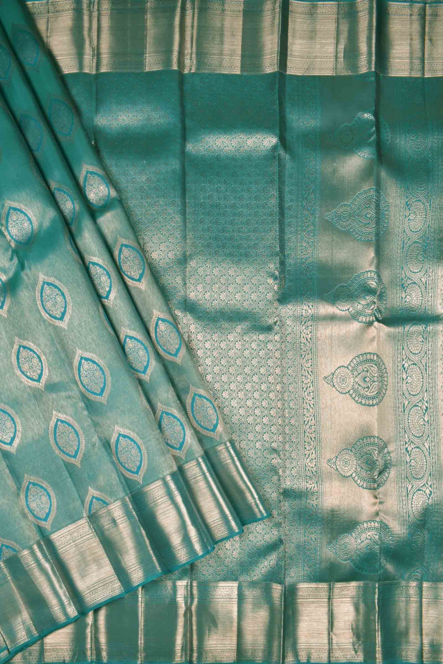 Golden Green Kanchipuram Bridal Pure Silk  Floral Eyes Zari Border Saree NAA158