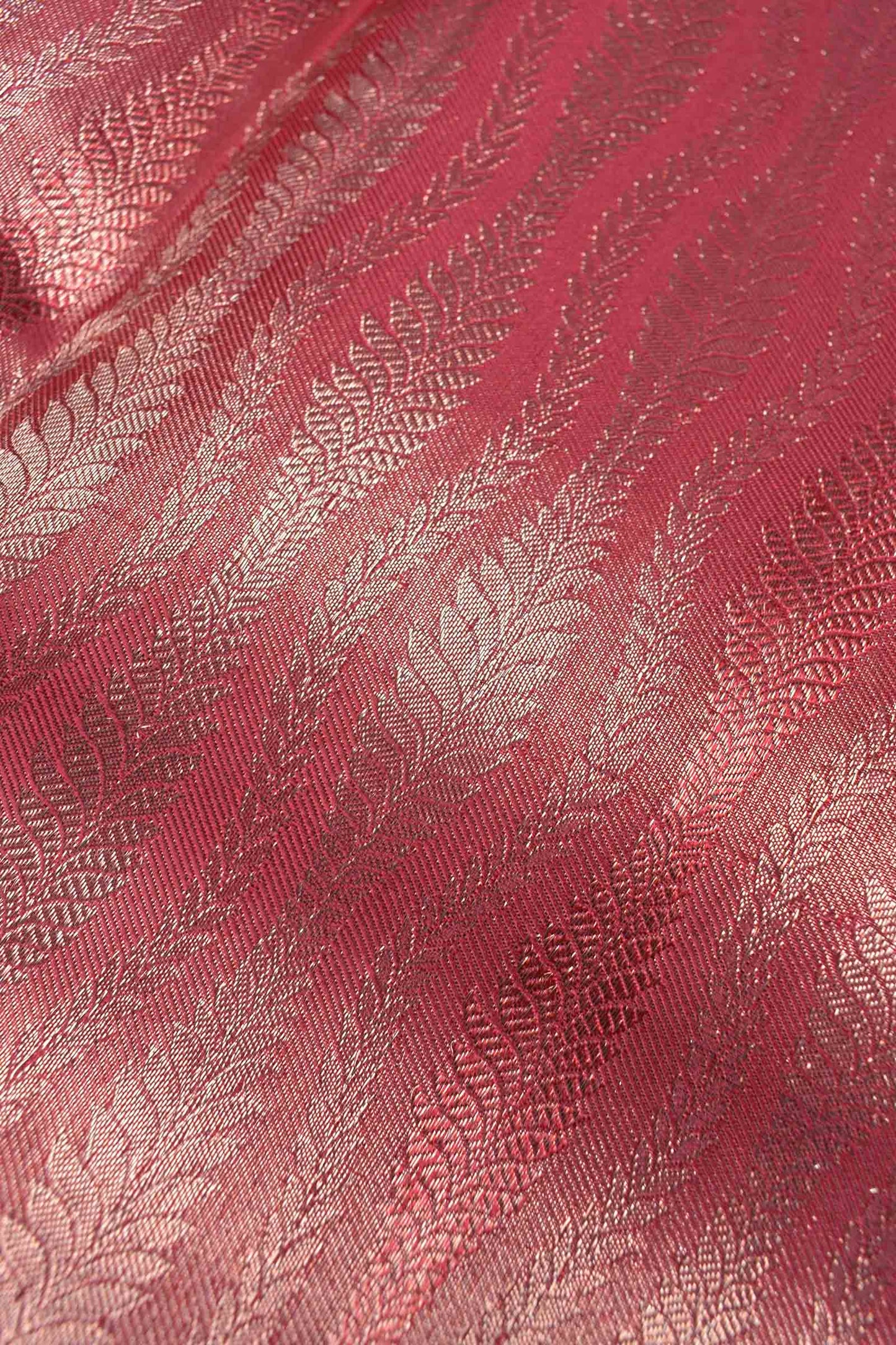 Golden Dark Pink Kanchipuram Bridal Pure Silk Fancy Vertical Waves  Zari Border Pallu Saree NAA166