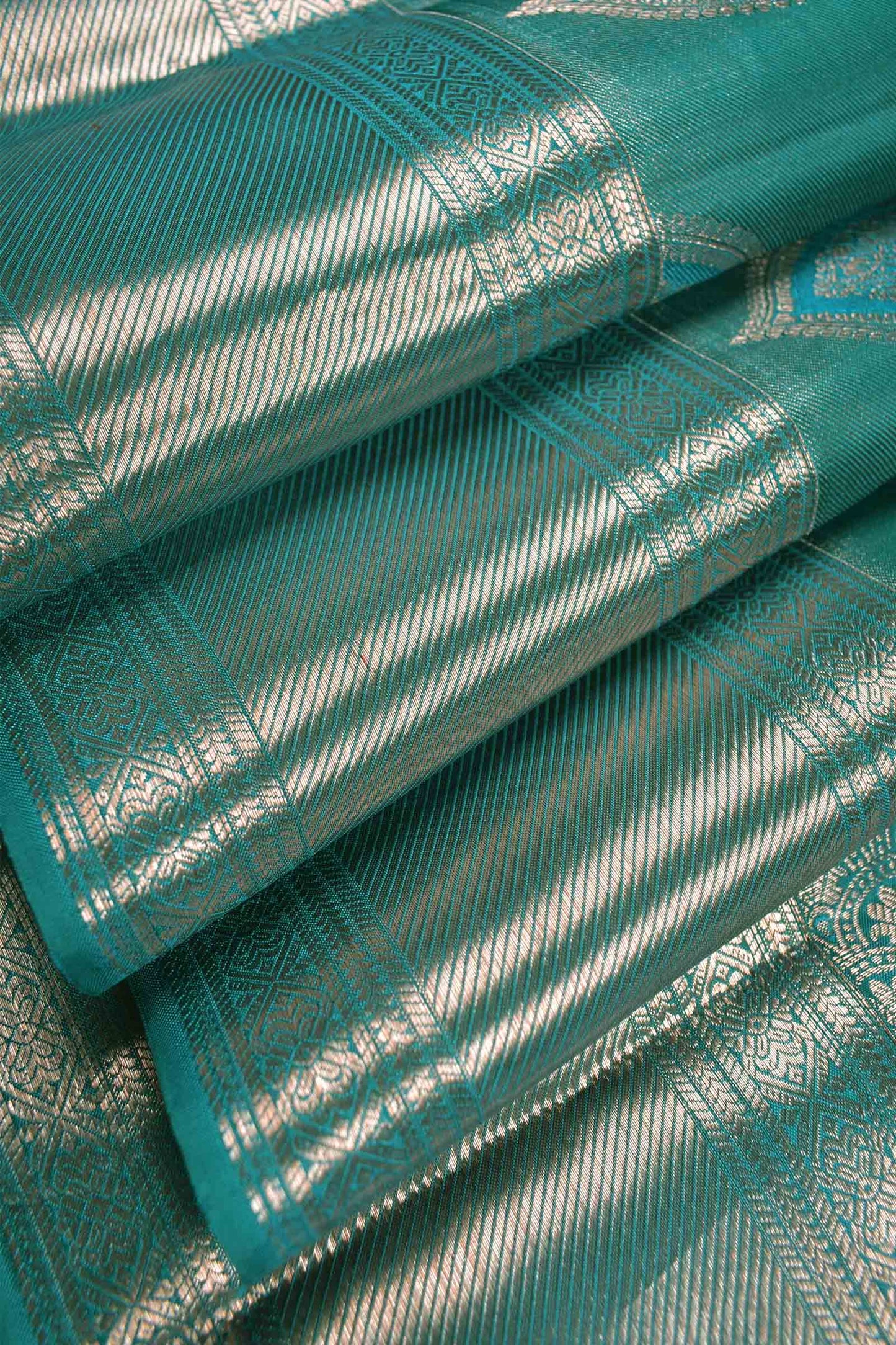 Golden Green Kanchipuram Bridal Pure Silk  Floral Eyes Zari Border Saree NAA158