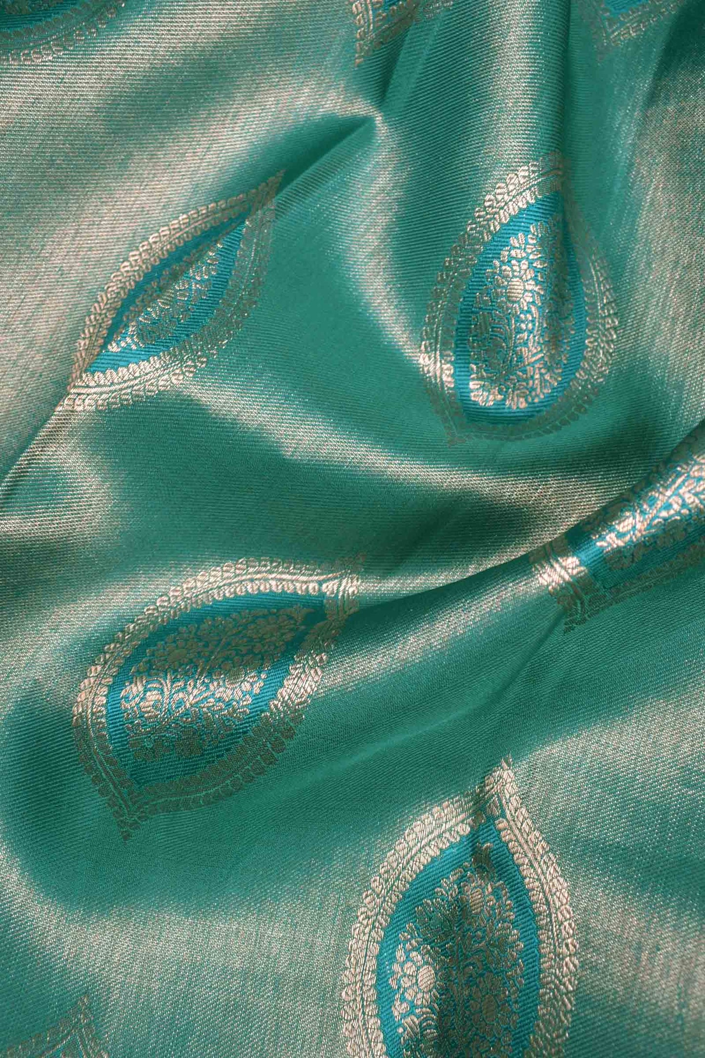 Golden Green Kanchipuram Bridal Pure Silk  Floral Eyes Zari Border Saree NAA158
