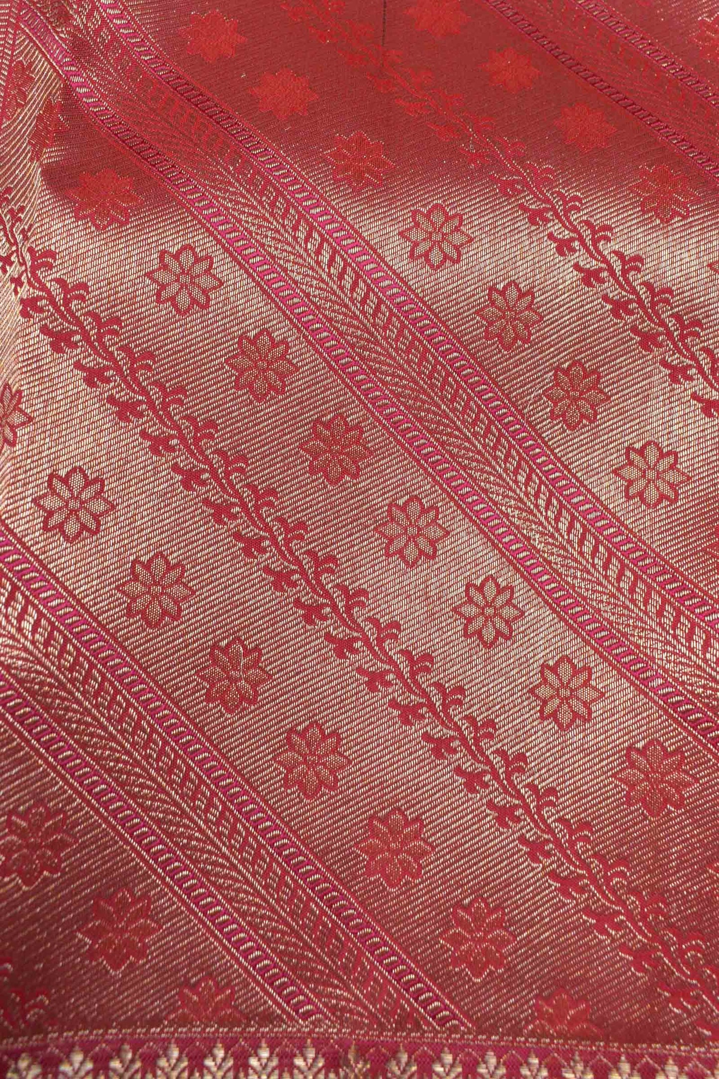 Red Kanchipuram Bridal Pure Silk Golden Florals Zari Border Saree NAA165