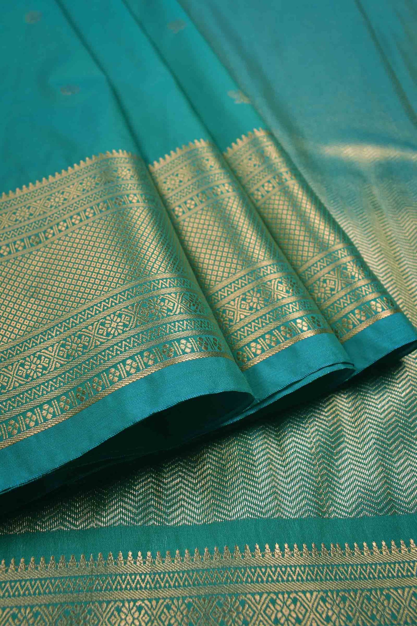Green Semi Silk Mini Butta Zari Border Pallu Saree