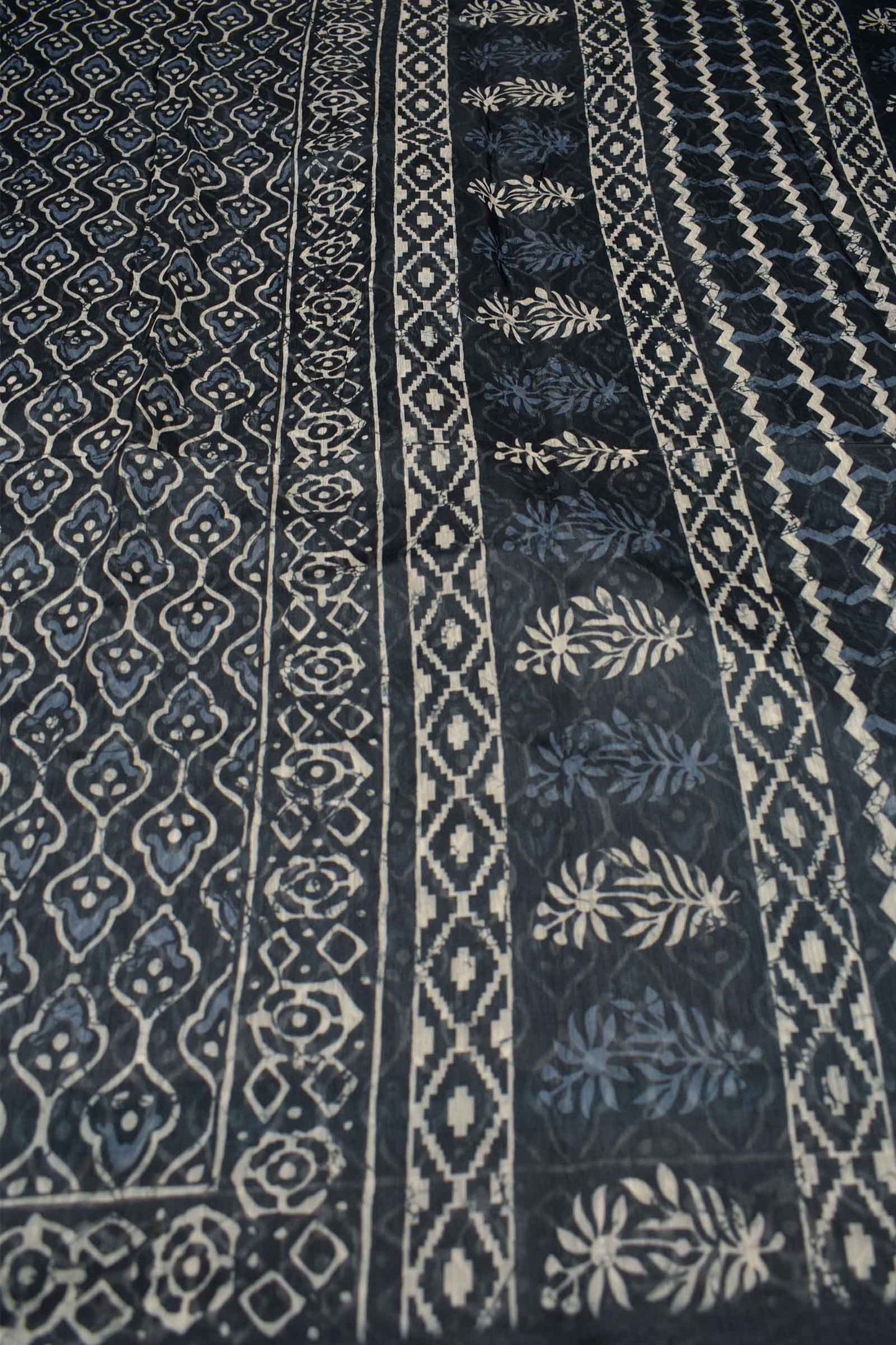 Black Semi Chanderi Cotton Floral Bulbs Print Saree NAA113