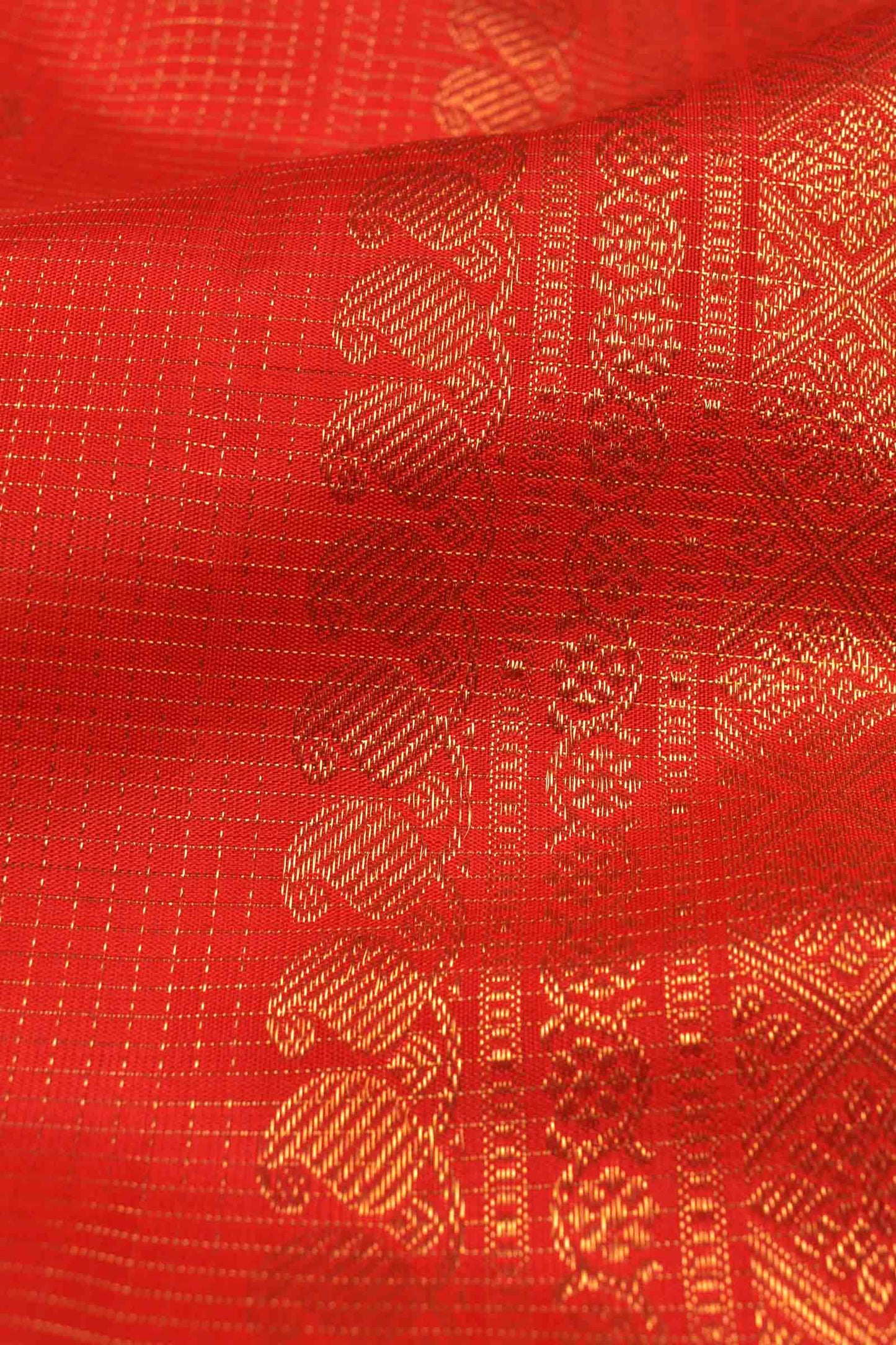 Red Light Weight Pure Silk Butta Mini Checks Golden Border Pallu Saree NAA110