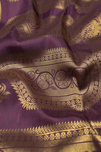 Green Light Weight Pure Silk Mini Butta Contrast Golden Border Pallu Saree NAA111