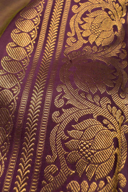 Green Light Weight Pure Silk Mini Butta Contrast Golden Border Pallu Saree NAA111