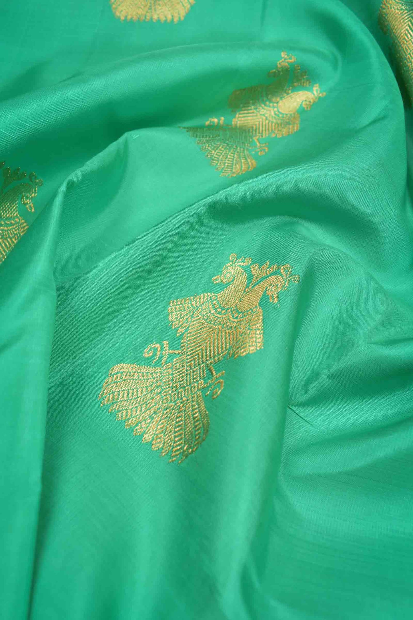 Green Light Weight Pure Silk Peacock Butta Golden Violet Zari Fancy Pallu Saree NAA136
