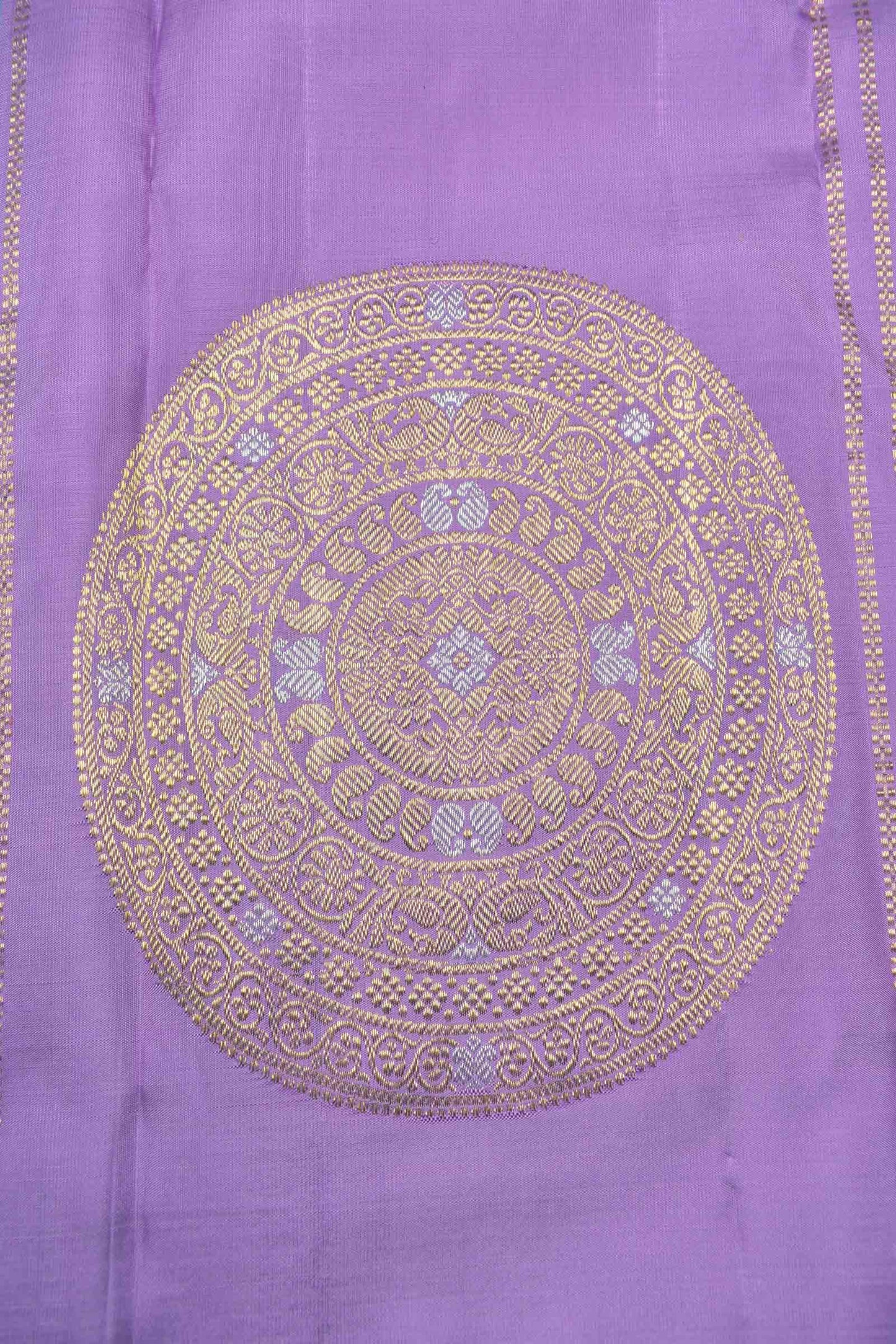 Green Light Weight Pure Silk Peacock Butta Golden Violet Zari Fancy Pallu Saree NAA136