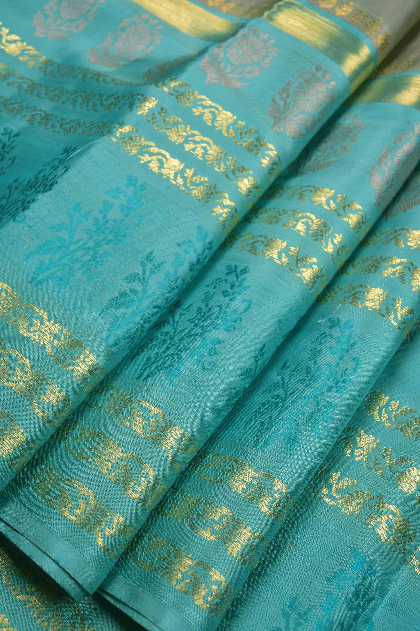 Golden Light Green Kanchipuram Bridal Pure Silk Zari Lines Zari Flowers Border Pallu Saree NAA141