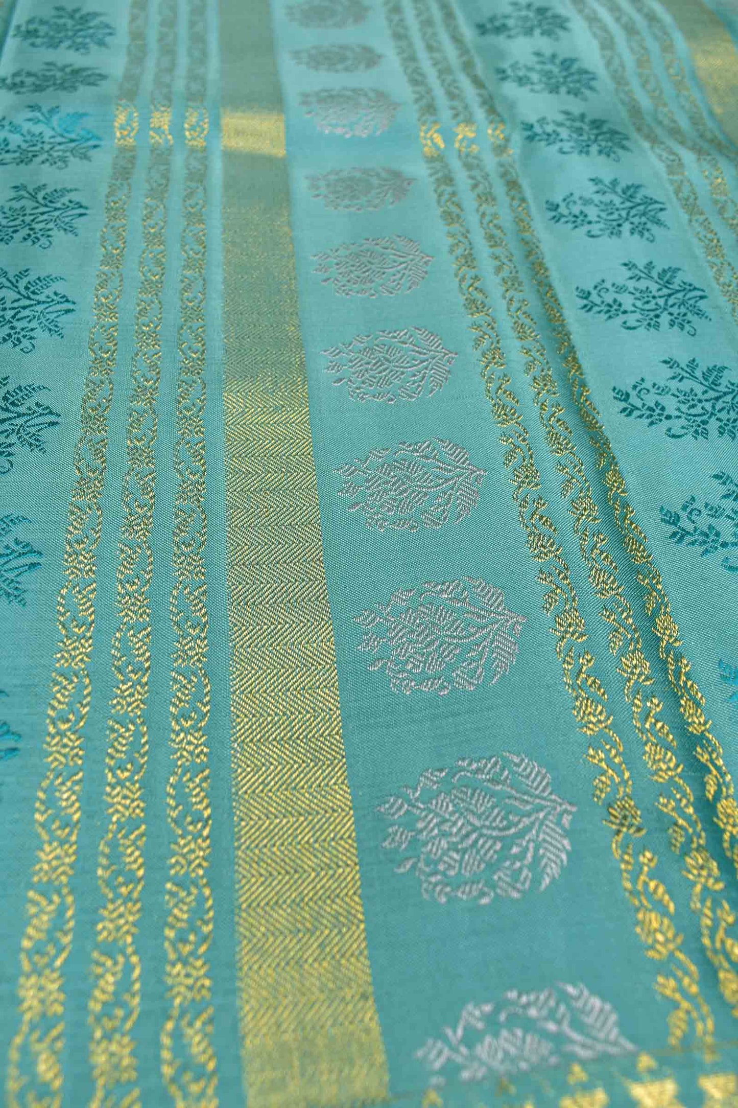 Golden Light Green Kanchipuram Bridal Pure Silk Zari Lines Zari Flowers Border Pallu Saree NAA141