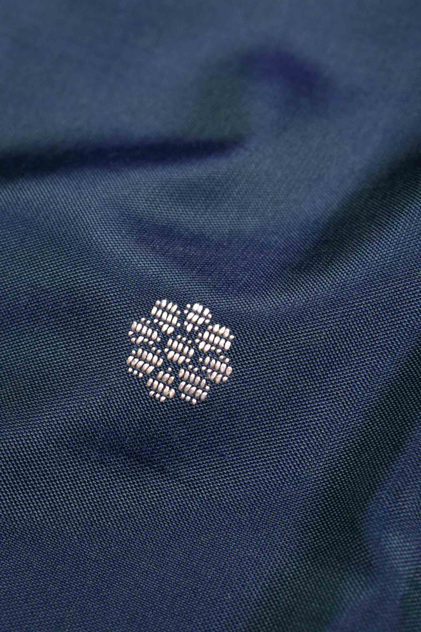 Navy Blue Light Weight Pure Silk Flower Butta Pichwai Pallu Saree NAA150