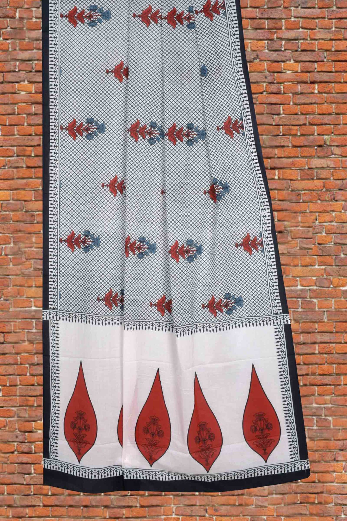 White And Black Jaipur Cotton Mini Checks Floral Printed Saree