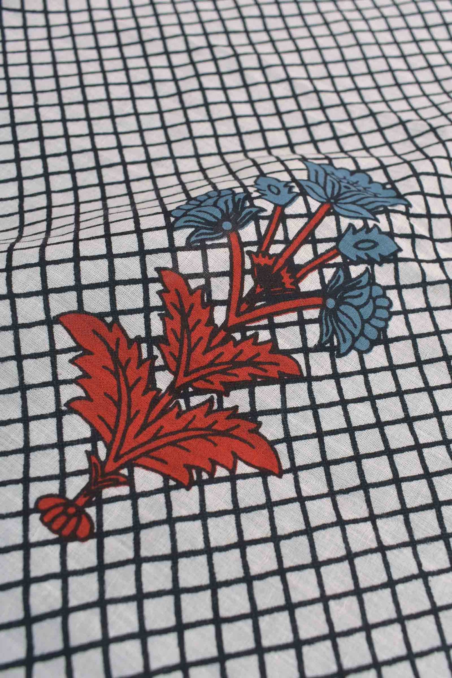 White And Black Jaipur Cotton Mini Checks Floral Printed Saree