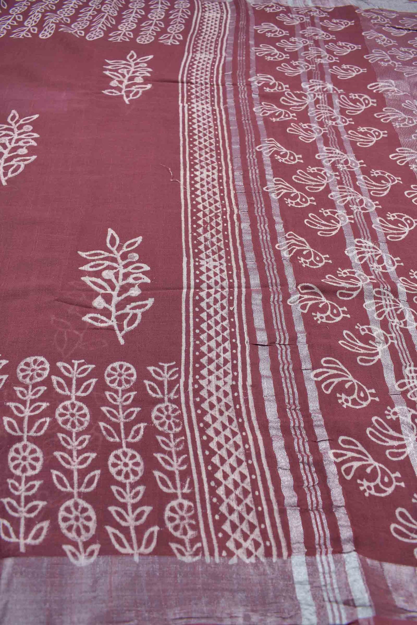 Mauve taupe Semi Linen Zari Border Floral Art Digital Print Saree