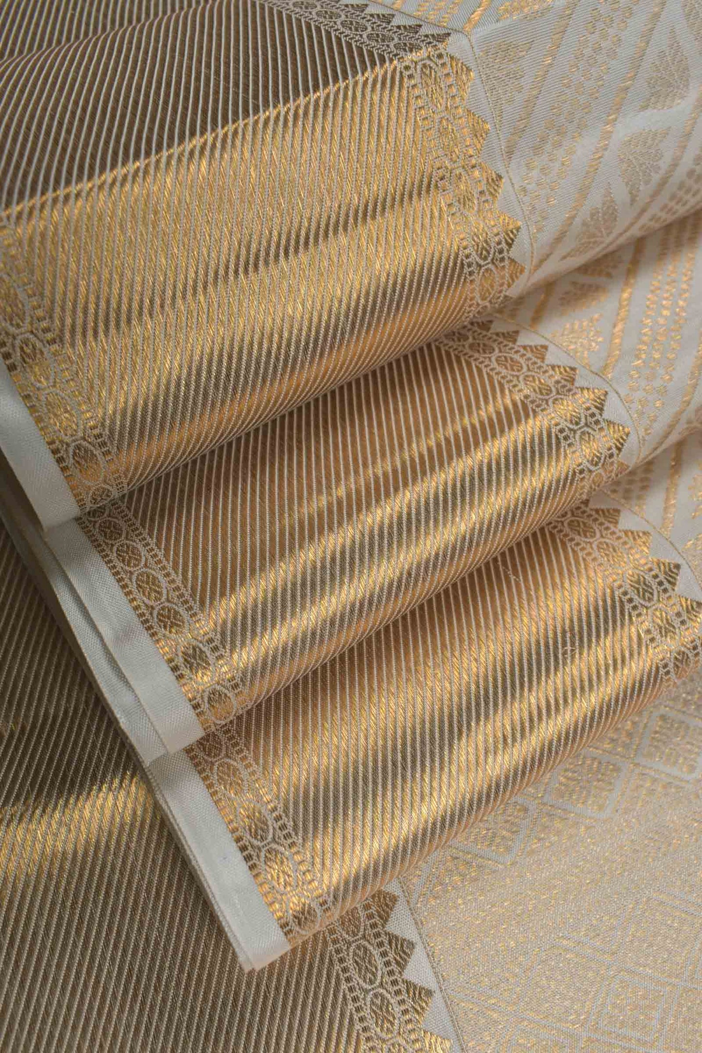 Off White Kanchipuram Bridal Pure Silk Fancy Cross Stripes Golden Zari Border Saree NAA119