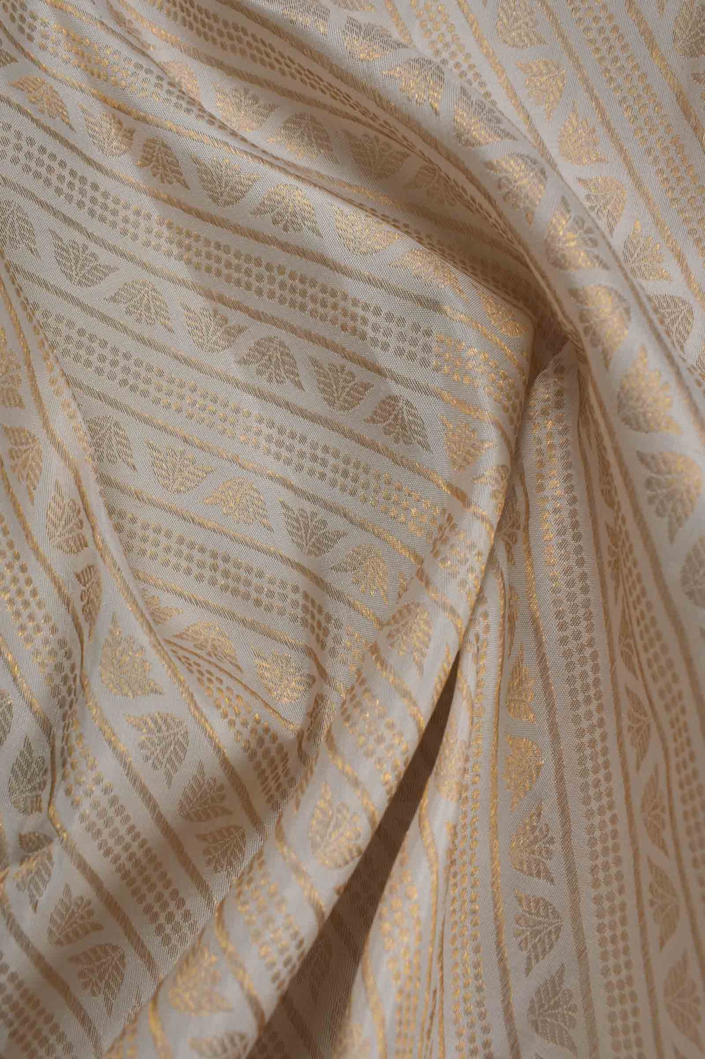 Off White Kanchipuram Bridal Pure Silk Fancy Cross Stripes Golden Zari Border Saree NAA119